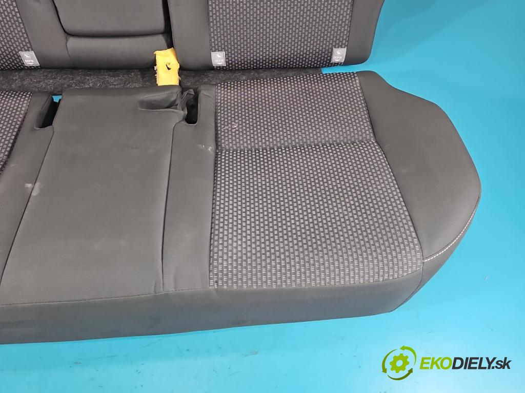 Toyota Corolla E16/E18  2013-2019 1.3 16V 99 HP manual 73 kW 1329 cm3 4- Pohovka: zadné  (Sedadlo)