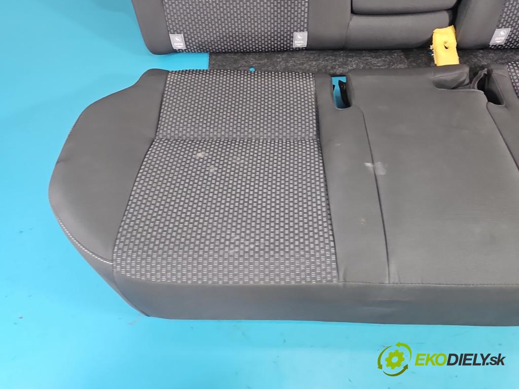 Toyota Corolla E16/E18  2013-2019 1.3 16V 99 HP manual 73 kW 1329 cm3 4- Pohovka: zadné  (Sedadlo)