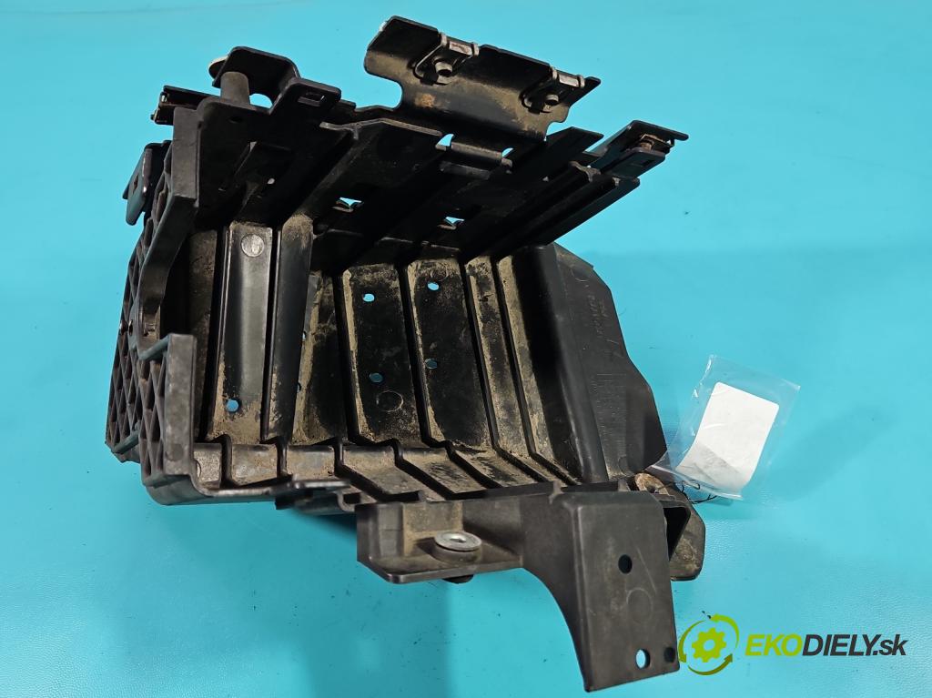 Jeep Grand Cherokee WK2 IV 2010-2021 3.0 CRD 250 HP automatic 184 kW 2987 cm3 5- obal 68251775AA