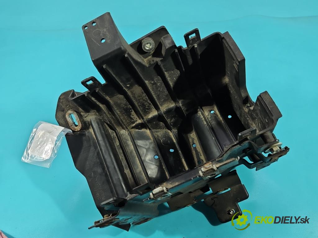 Jeep Grand Cherokee WK2 IV 2010-2021 3.0 CRD 250 hp automatic 184 kW 2987 cm3 5- obal 68251775AA