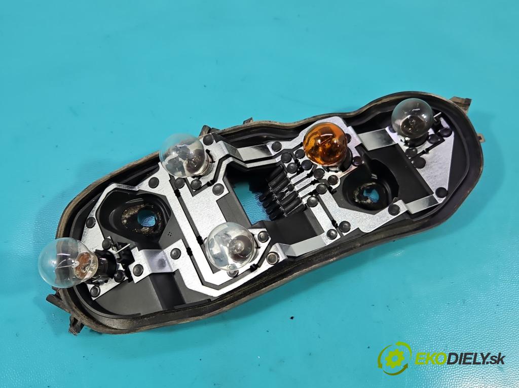 Opel Corsa D 2006-2014 1.4 16V 90 HP manual 66 kW 1364 cm3 3- svetlo / reflektor zadné ľavé 13186350 (Kľučka dverí ostatné)