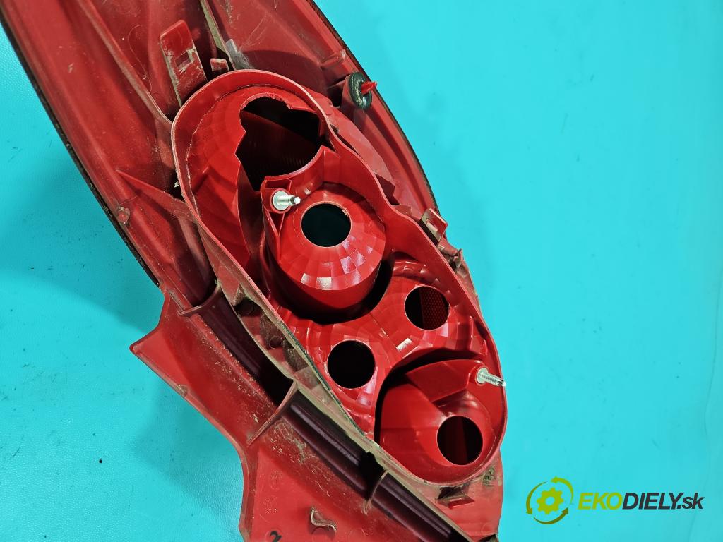 Opel Corsa D 2006-2014 1.4 16V 90 HP manual 66 kW 1364 cm3 3- svetlo / reflektor zadné ľavé 13186350 (Kľučka dverí ostatné)