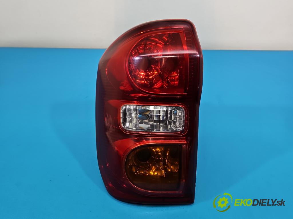 Toyota Rav4 II 2000-2005 2.0 D4D 1CDFTV 116 HP manual 85 kW 1995 cm3 5- svetlo / reflektor zadné ľavé blatník 