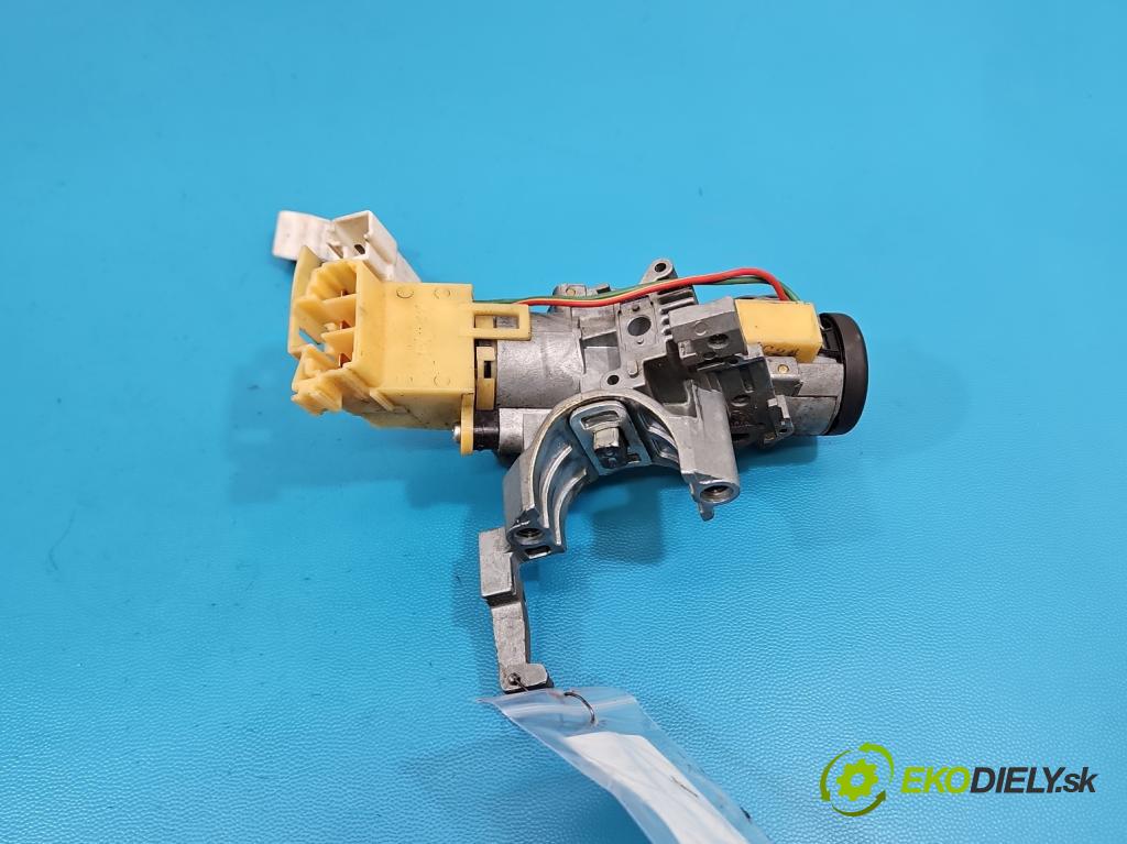 Mazda Demio 1.3 16V 72 hp manual 53 kW 1324 cm3 5- spínací skříňka  (Spínací skříňka)