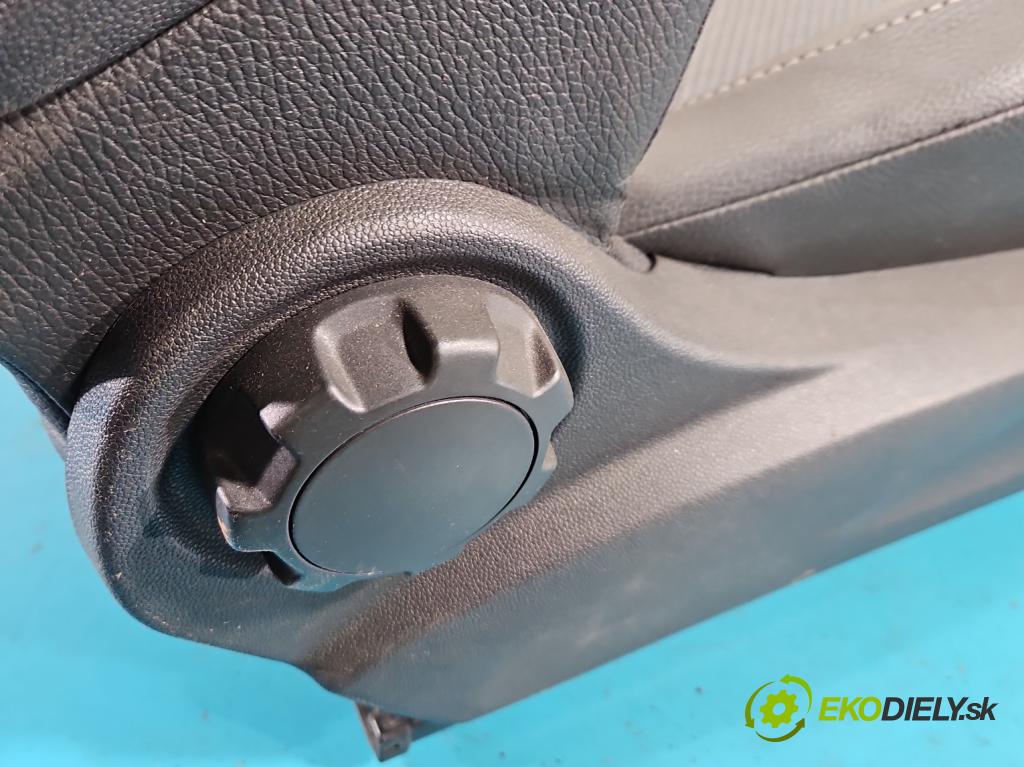 Opel Corsa D 2006-2014 1.4 16V 90 HP manual 66 kW 1364 cm3 3- Sedačka pravý  (Sedadlo)