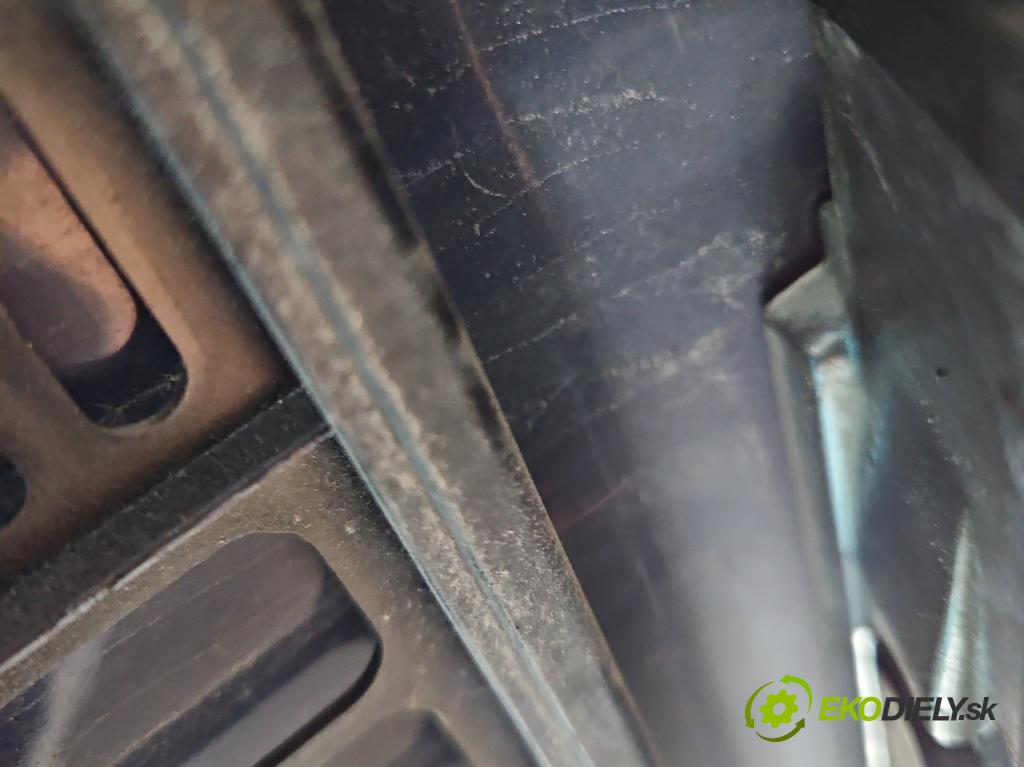 Citroen C5 I 2001-2008 2.2 hdi 133 HP manual 98 kW 2179 cm3 5- zadna kufor  (Kapota zadná (kufor))