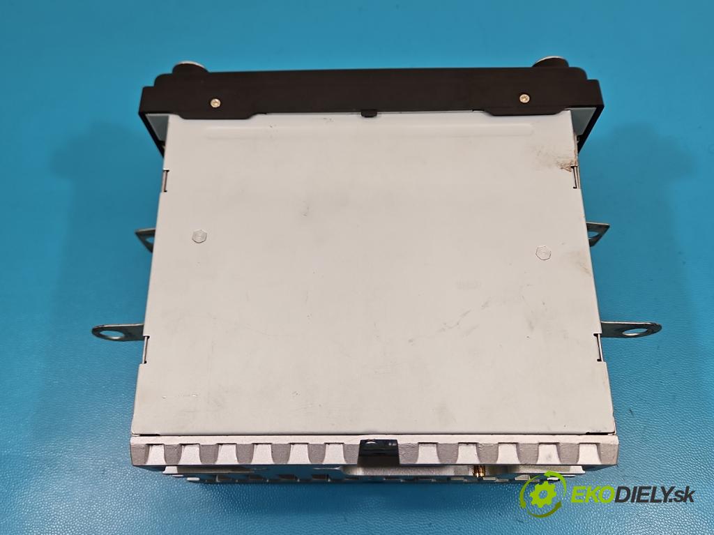 Toyota Rav4 II 2000-2005 2.0 D4D 1CDFTV 116 HP manual 85 kW 1995 cm3 5- Radio