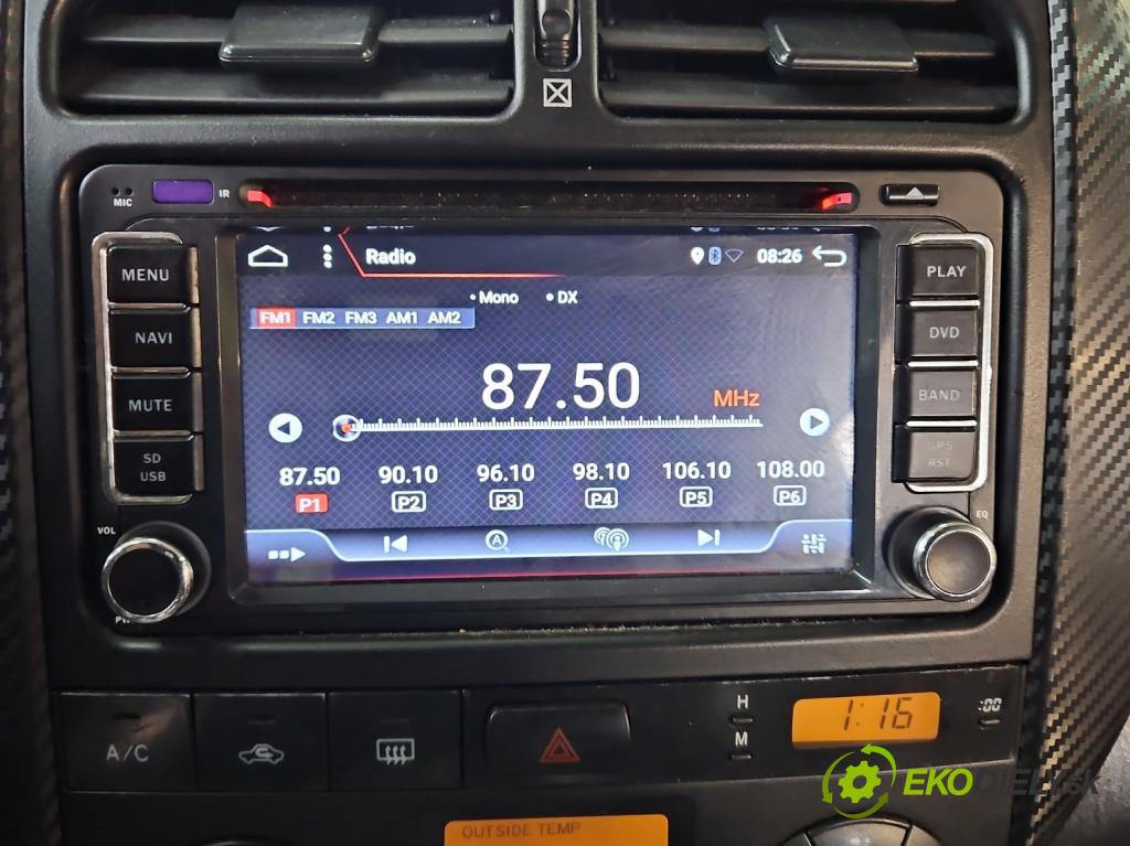 Toyota Rav4 II 2000-2005 2.0 D4D 1CDFTV 116 HP manual 85 kW 1995 cm3 5- Radio 