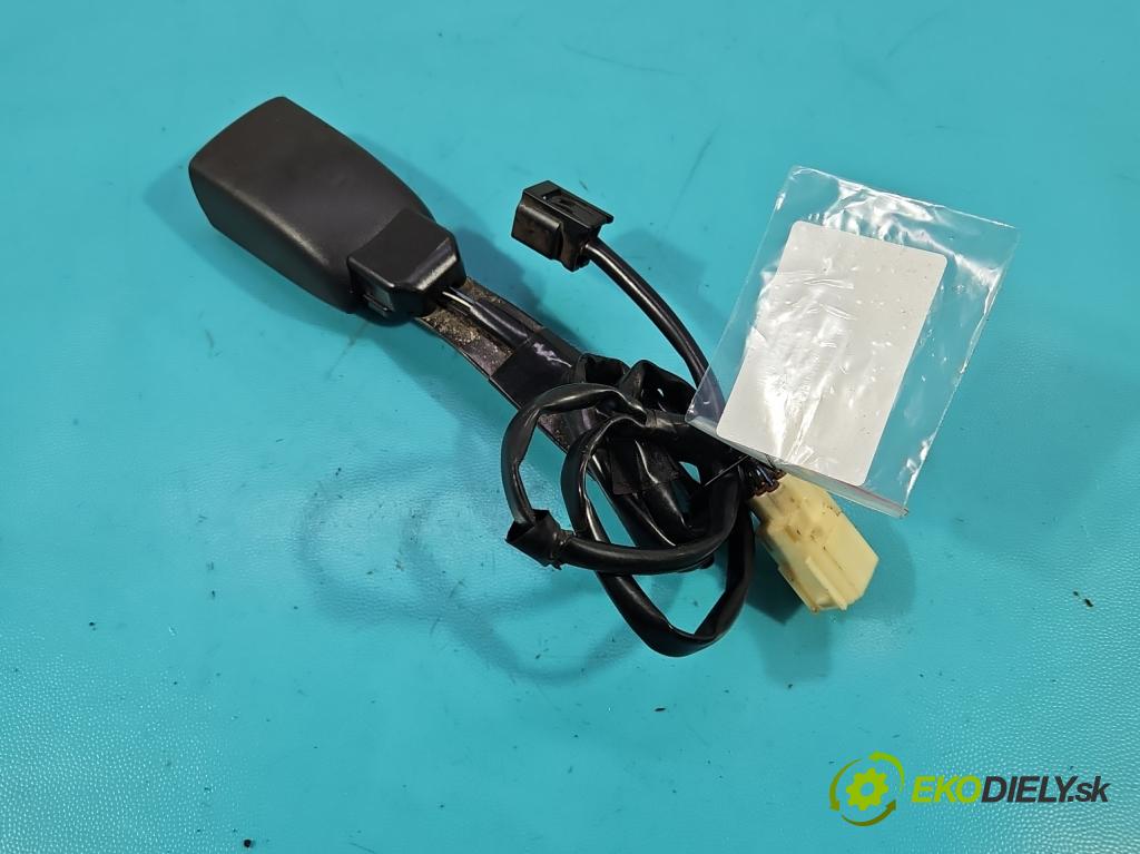 Toyota Rav4 II 2000-2005 2.0 D4D 1CDFTV 116 hp manual 85 kW 1995 cm3 5- stěna bezpečnost přední levý 