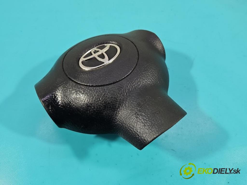 Toyota Rav4 II 2000-2005 2.0 D4D 1CDFTV 116 HP manual 85 kW 1995 cm3 5- airbag vzduch: Řidiči:  (Airbag)