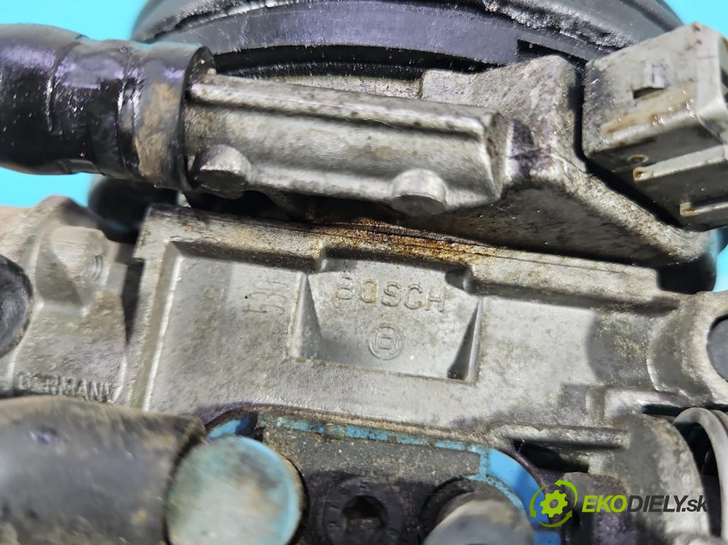 Citroen Saxo 1.0 8v 50KM manual 37 kW 954 cm3 5- vstrekovač 0438201530 (Karburátor)