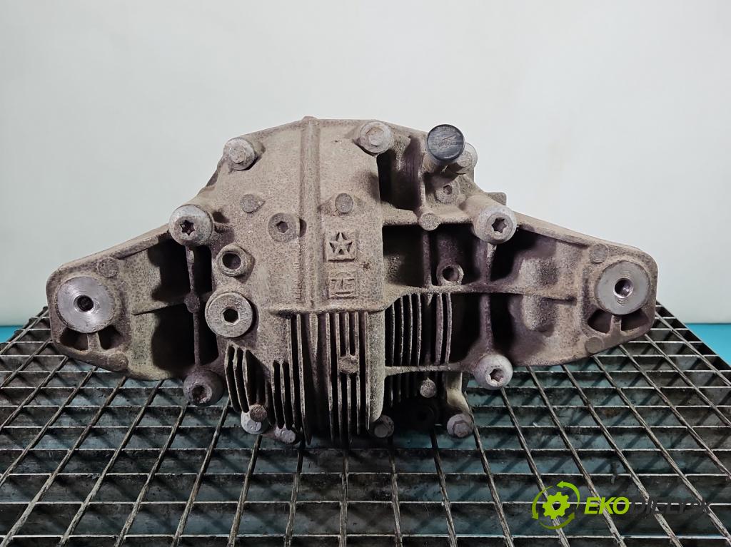 Jeep Grand Cherokee WK2 IV 2010-2021 3.0 CRD 250 HP automatic 184 kW 2987 cm3 5- Most: zadní: P68184737AB