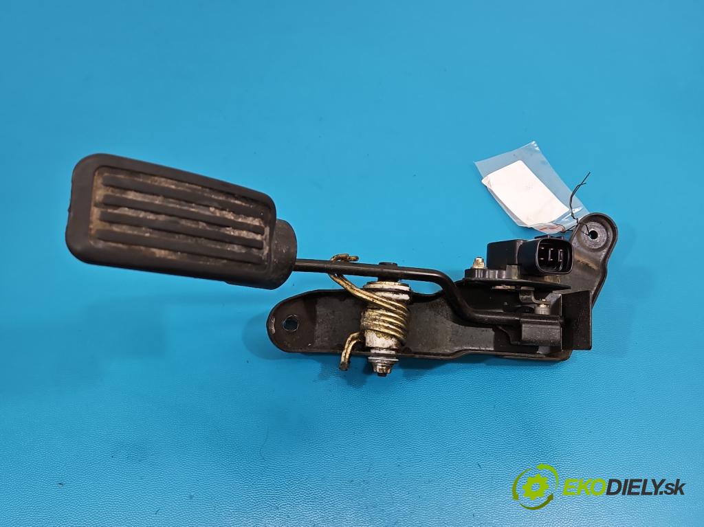 Toyota Rav4 II 2000-2005 2.0 D4D 1CDFTV 116 hp manual 85 kW 1995 cm3 5- pedal plyn: potenciometr: 89281-33010