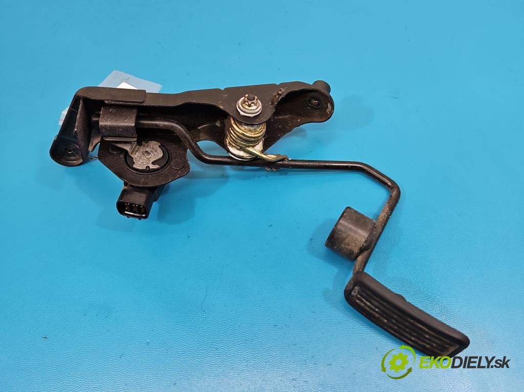Toyota Rav4 II 2000-2005 2.0 D4D 1CDFTV 116 hp manual 85 kW 1995 cm3 5- pedal plyn: potenciometr: 89281-33010