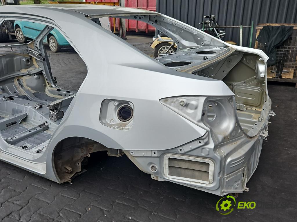 Toyota Corolla E16/E18  2013-2019 1.3 16V 99 HP manual 73 kW 1329 cm3 4- blatník zadné ľavý 