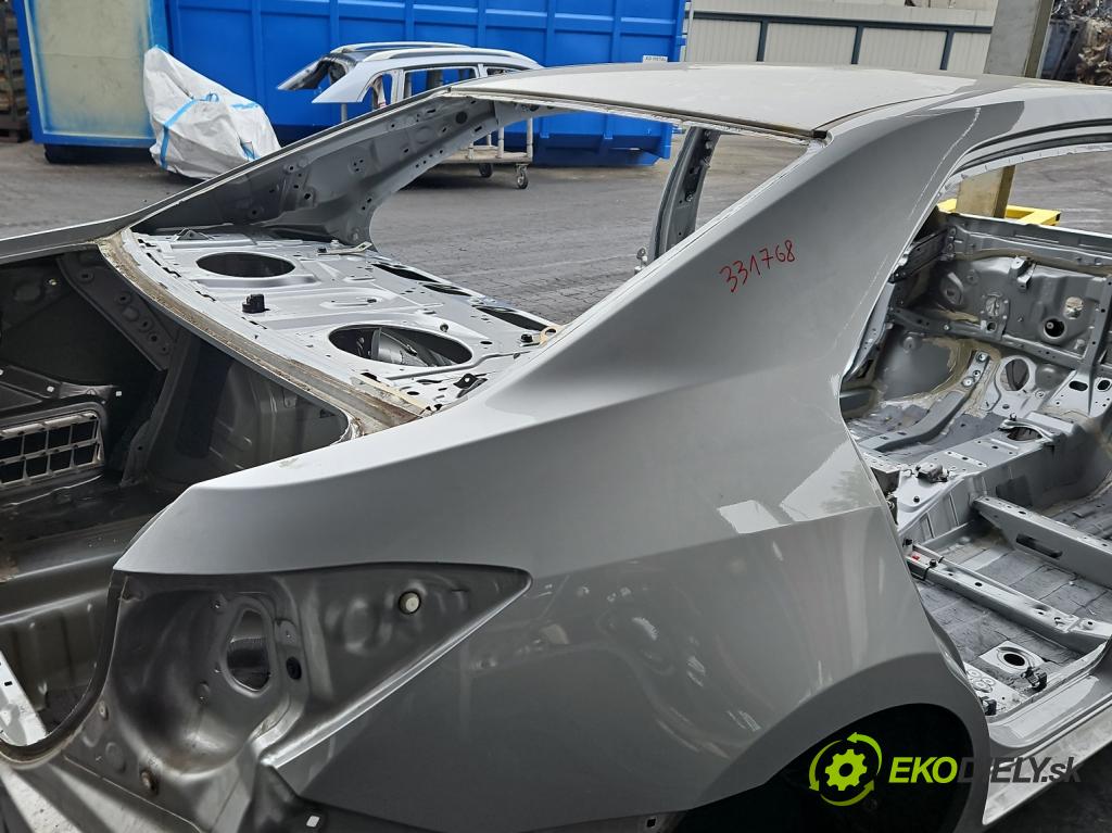 Toyota Corolla E16/E18 2013-2019 1.3 16V 99 HP manual 73 kW 1329 cm3 4- blatník zadné pravý