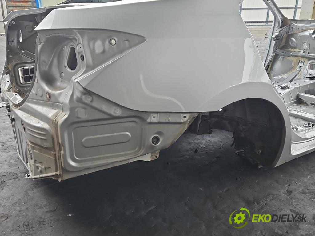 Toyota Corolla E16/E18 2013-2019 1.3 16V 99 HP manual 73 kW 1329 cm3 4- blatník zadné pravý