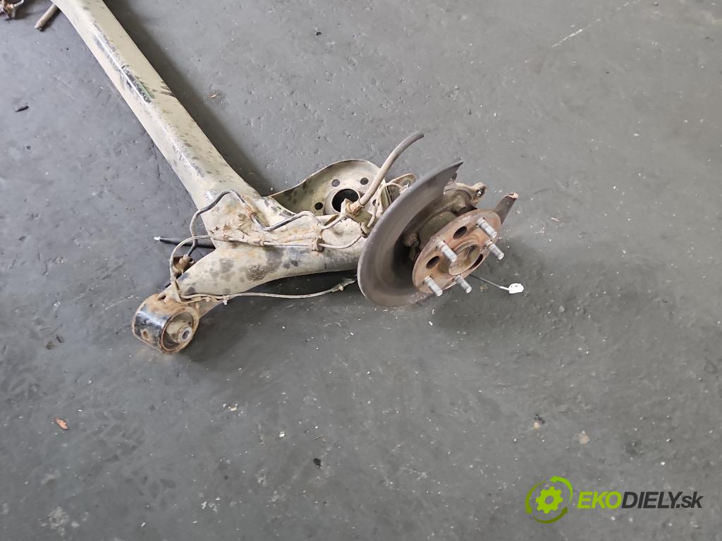 Toyota Corolla E16/E18  2013-2019 1.3 16V 99 HP manual 73 kW 1329 cm3 4- zadna výstuha  (Výstuha zadná)