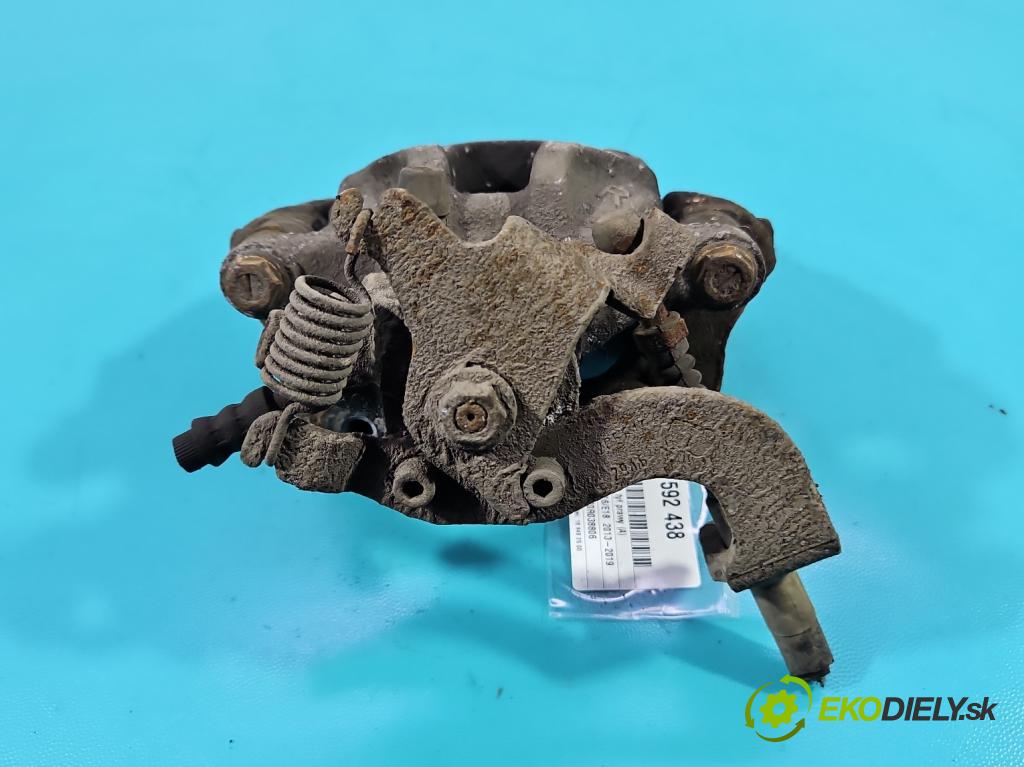 Toyota Corolla E16/E18  2013-2019 1.3 16V 99 HP manual 73 kW 1329 cm3 4- brzdič zadné pravý  (Kľučka dverí ostatné)