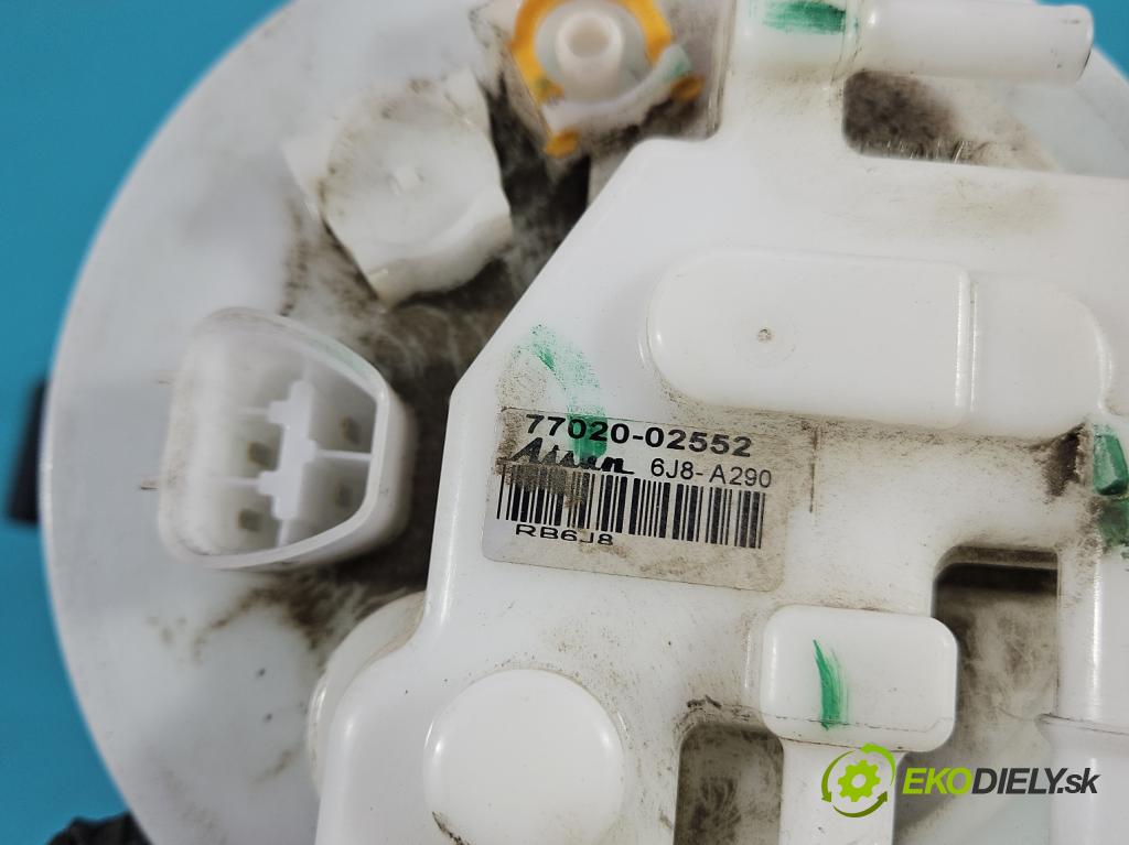 Toyota Corolla E16/E18  2013-2019 1.3 16V 99 HP manual 73 kW 1329 cm3 4- čerpadlo palivo 77020-02552