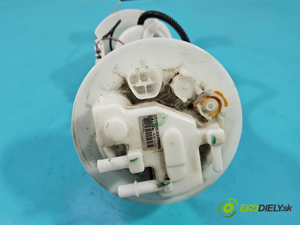 Toyota Corolla E16/E18  2013-2019 1.3 16V 99 HP manual 73 kW 1329 cm3 4- čerpadlo palivo 77020-02552