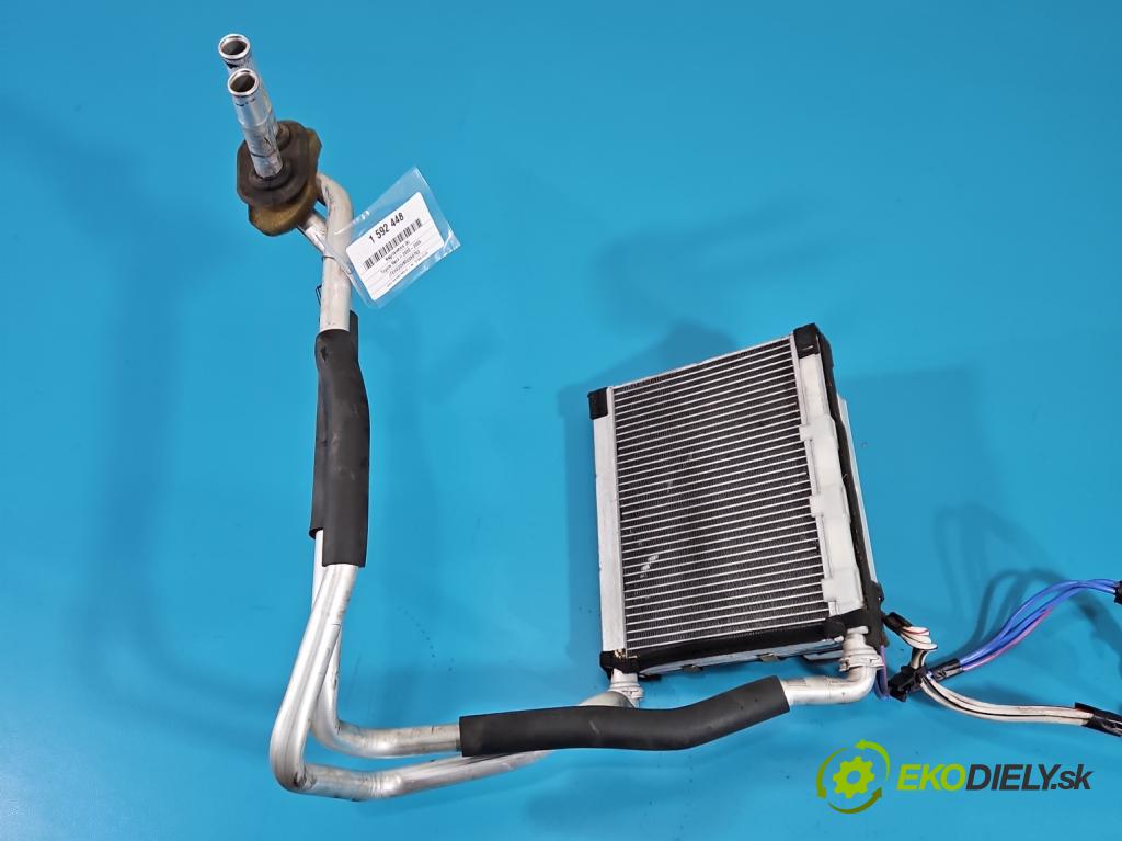 Toyota Rav4 II 2000-2005 2.0 D4D 1CDFTV 116 HP manual 85 kW 1995 cm3 5- radiator  (Radiátor kúrenia)