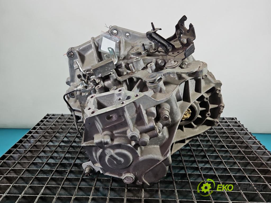 Toyota Corolla E16/E18  2013-2019 1.3 16V 99 HP manual 73 kW 1329 cm3 4- prevodovka stupeň,rýchlosť manual 31115-0D111