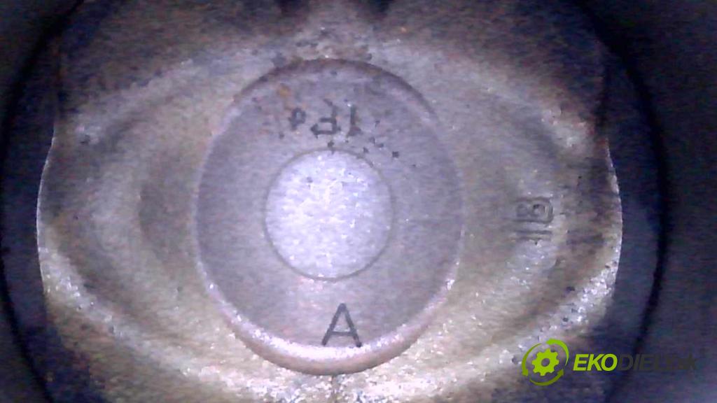 Toyota Corolla E16/E18  2013-2019 1.3 16V 99 hp manual 73 kW 1329 cm3 4- motor benzín 1NR