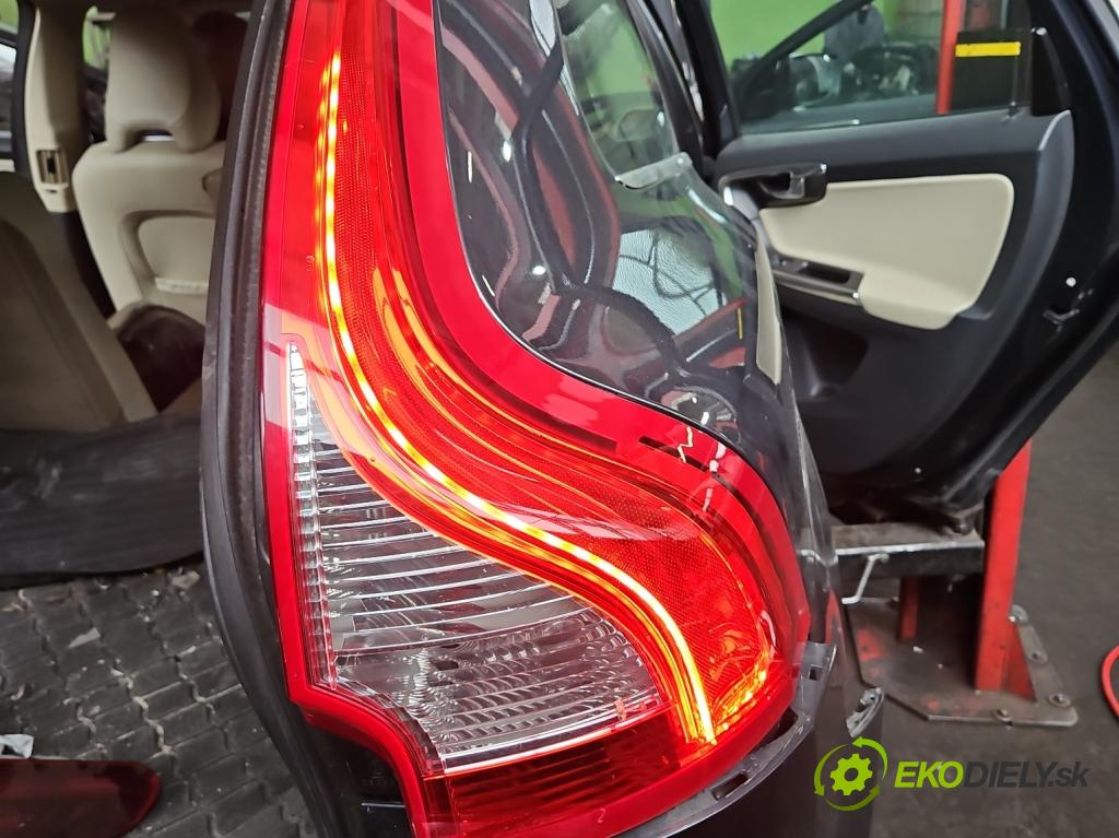 Volvo XC60 I 2008-2017 2.0d 163 HP manual 120 kW 1984 cm3 5- svetlo / reflektor zadné pravé L90007893 (Kľučka dverí ostatné)
