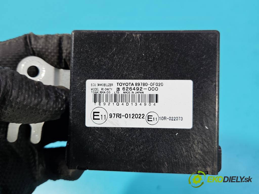 Toyota Corolla Verso II 2004-2009 2.0 D4D 116 HP manual 85 kW 1995 cm3 5- riadiaca jednotka motora 89661-0F010