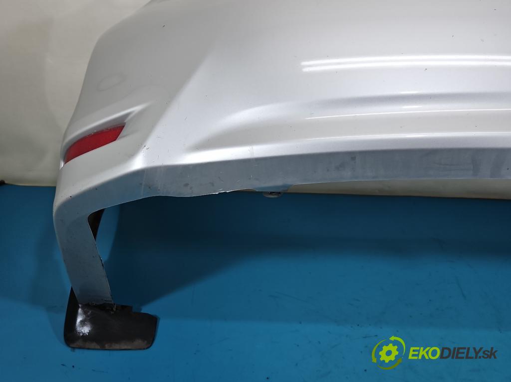Toyota Corolla E16/E18  2013-2019 1.3 16V 99 HP manual 73 kW 1329 cm3 4- nárazník zadné  (Kľučka dverí ostatné)