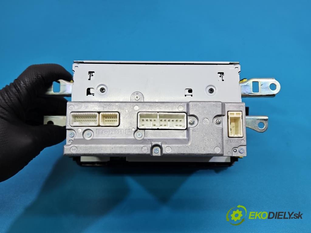 Toyota Corolla E15 2007-2014 1.6 vvti 132  HP manual 97 kW 1598 cm3 4- Radio originál 86120-02B80