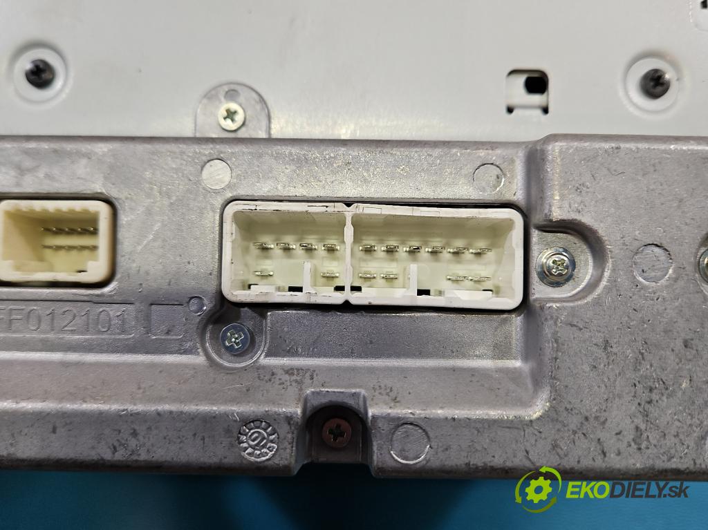 Toyota Corolla E15 2007-2014 1.6 vvti 132  HP manual 97 kW 1598 cm3 4- Radio originál 86120-02B80