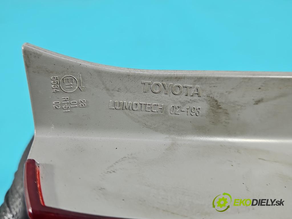 Toyota Corolla E15 2007-2014 1.6 vvti 132  HP manual 97 kW 1598 cm3 4- svetlo / reflektor zadné pravé 8156102650 (Kľučka dverí ostatné)