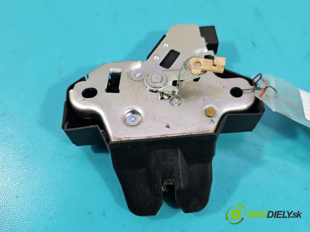 Toyota Corolla E15 2007-2014 1.6 vvti 132  HP manual 97 kW 1598 cm3 4- zámok kufrové dvere zadné 01129 00141