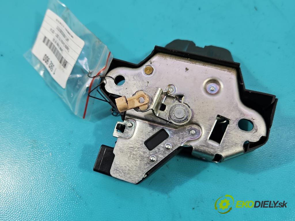 Toyota Corolla E15 2007-2014 1.6 vvti 132  HP manual 97 kW 1598 cm3 4- zámok kufrové dvere zadné 01129 00141