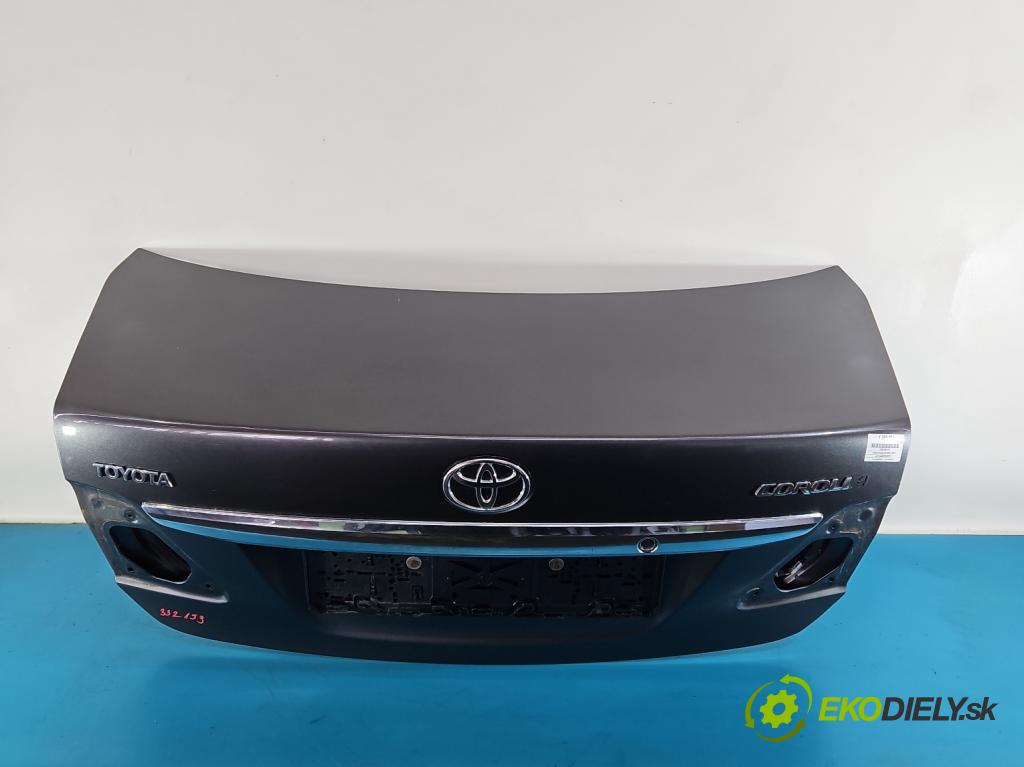 Toyota Corolla E15 2007-2014 1.6 vvti 132  HP manual 97 kW 1598 cm3 4- zadna kufor  (Kapota zadná (kufor))