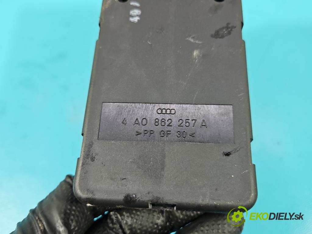 Audi A4 B5 1994-2001 1.6 8V 101 HP manual 74 kW 1595 cm3 4- Centrální: zámek: 4A0862257A