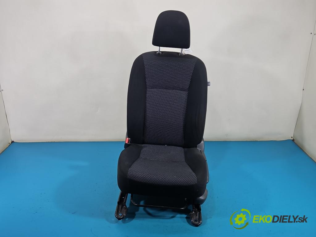 Toyota Corolla E15 2007-2014 1.6 vvti 132 hp manual 97 kW 1598 cm3 4- Sedadlo levý  (Sedadlo)