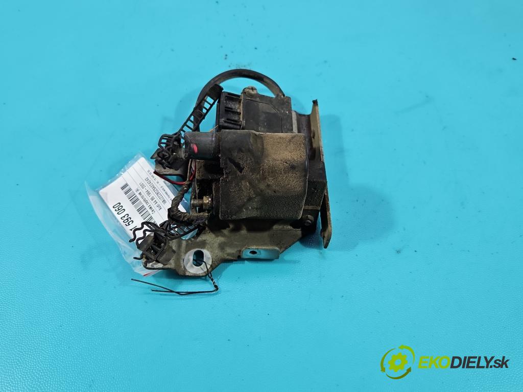 Audi A4 B5 1994-2001 1.6 8V 101 HP manual 74 kW 1595 cm3 4- cievka zapaľovacia 8D0905105 (Zapaľovacia cievka)
