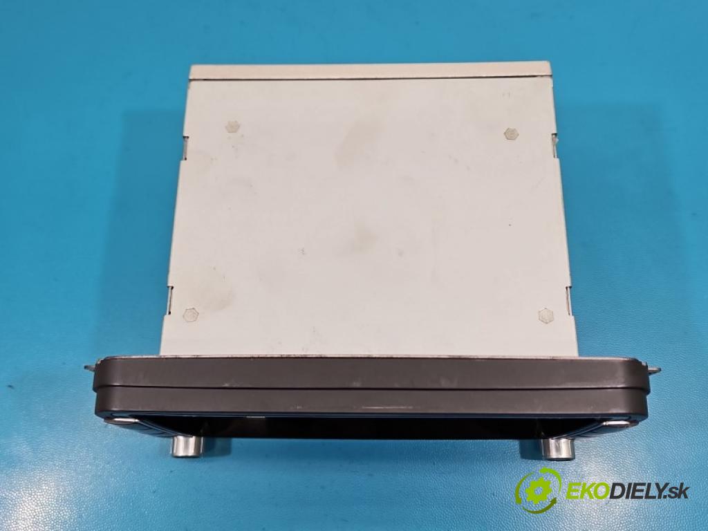 Vw Passat B7 2010-2014 1.6 tdi 105 HP manual 77 kW 1598 cm3 5- Radio AV8V4