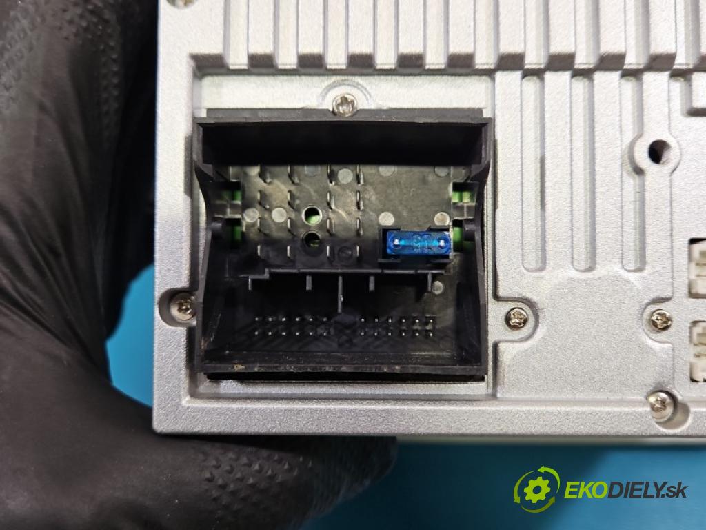 Vw Passat B7 2010-2014 1.6 tdi 105 HP manual 77 kW 1598 cm3 5- Radio AV8V4