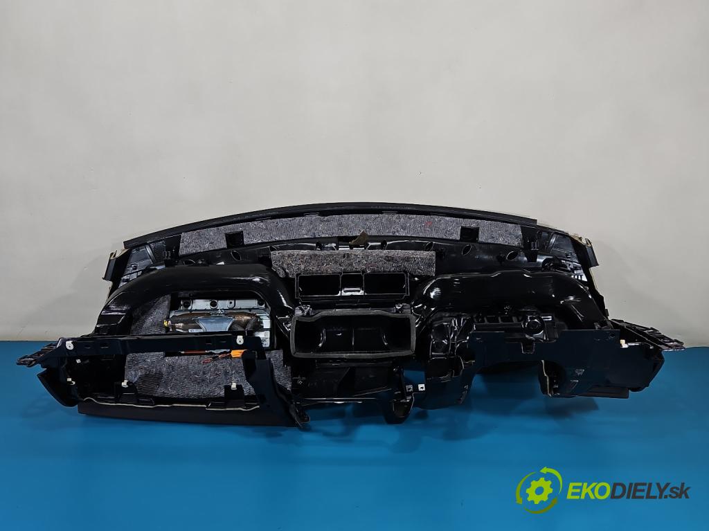 Volvo XC60 I 2008-2017 2.0d 163 HP manual 120 kW 1984 cm3 5- kokpit,pristrojová doska rozdeľovacia