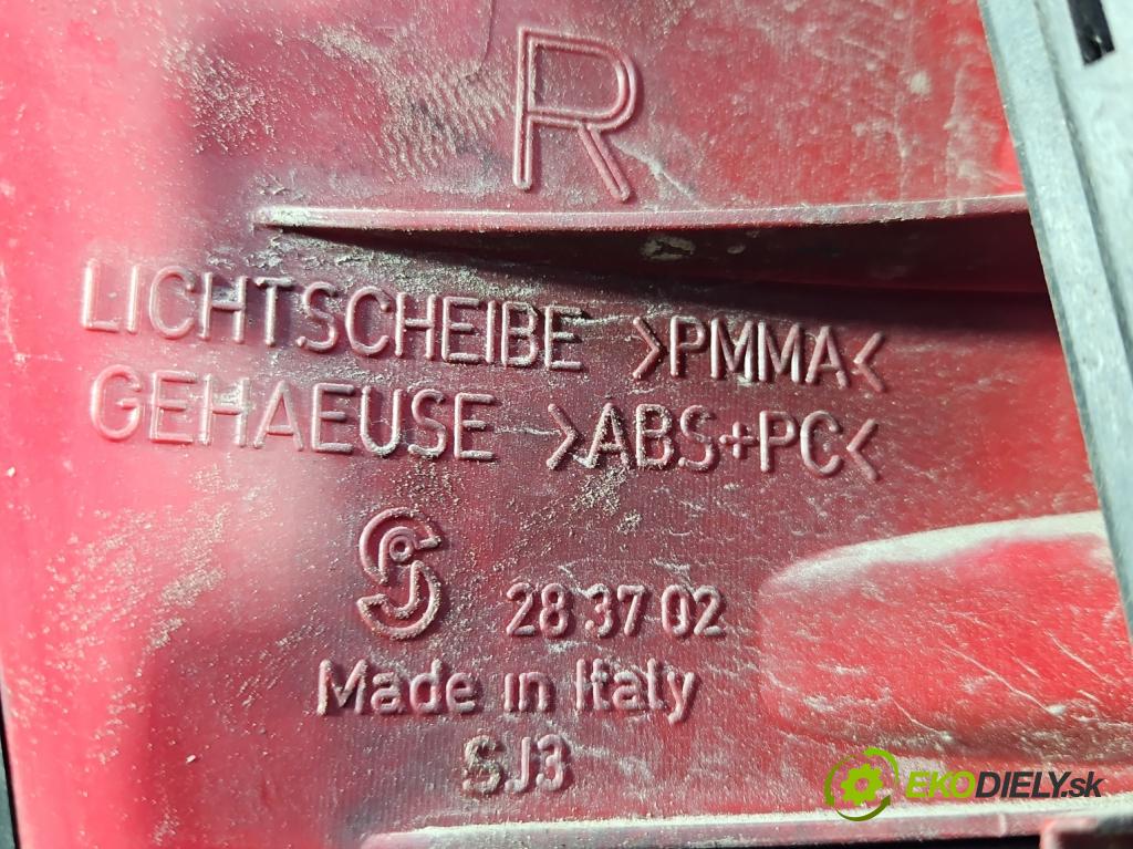 Audi A4 B6 2000-2004 1.9 tdi 101 HP manual 74 kW 1896 cm3 5- svetlo / reflektor zadné pravé 8E9945096 (Kľučka dverí ostatné)