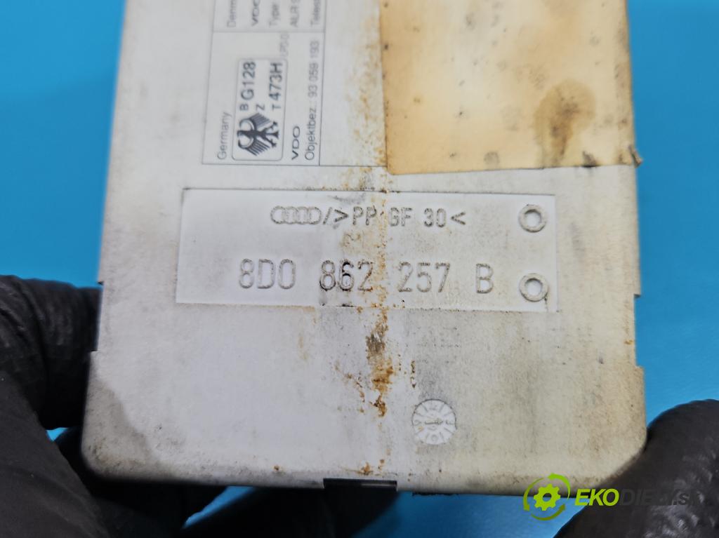 Audi A4 B5 1994-2001 1.6 8V 101 HP manual 74 kW 1595 cm3 4- Centrální: zámek: 8D0862257B