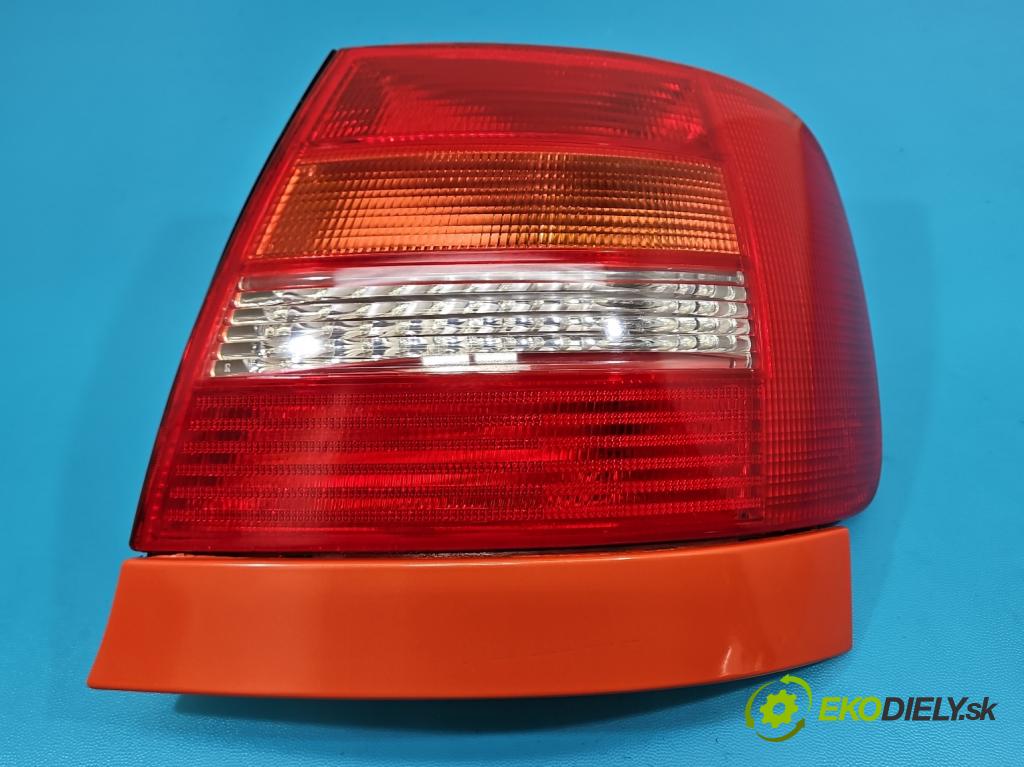 Audi A4 B5 1994-2001 1.6 8V 101 HP manual 74 kW 1595 cm3 4- svetlo / reflektor zadné pravé (Kľučka dverí ostatné)