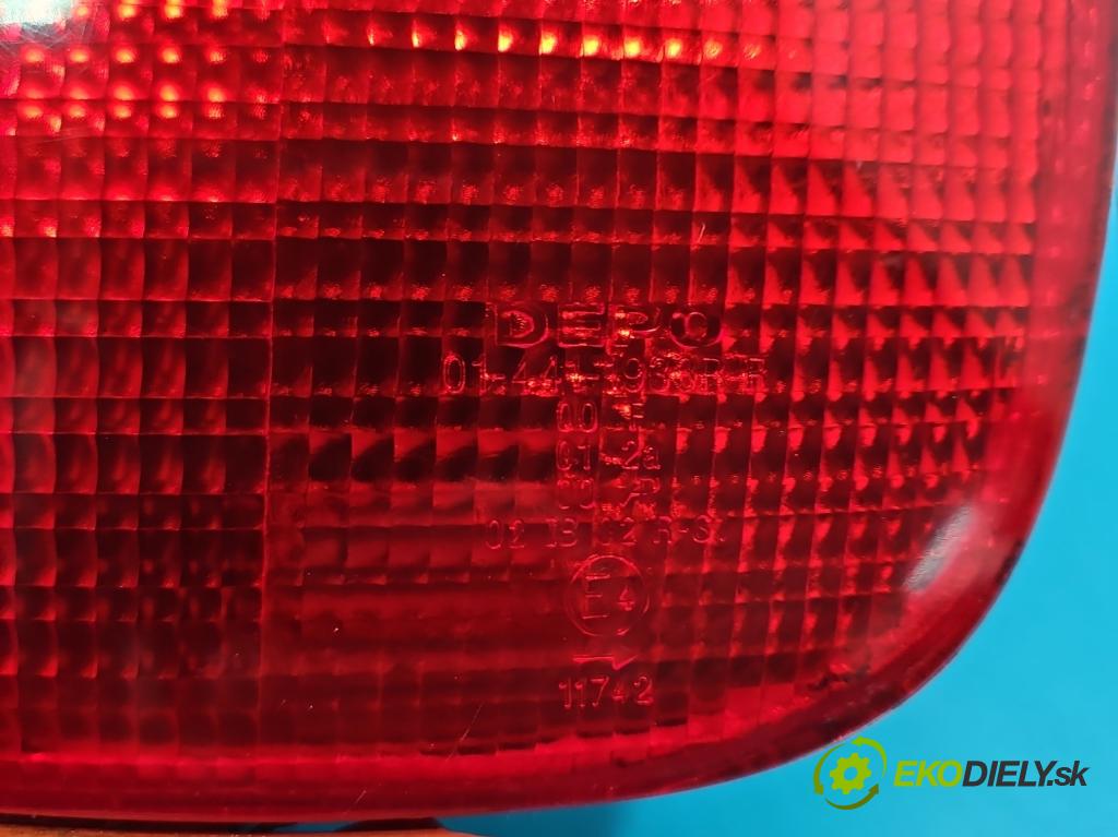 Audi A4 B5 1994-2001 1.6 8V 101 HP manual 74 kW 1595 cm3 4- svetlo / reflektor zadné pravé (Kľučka dverí ostatné)