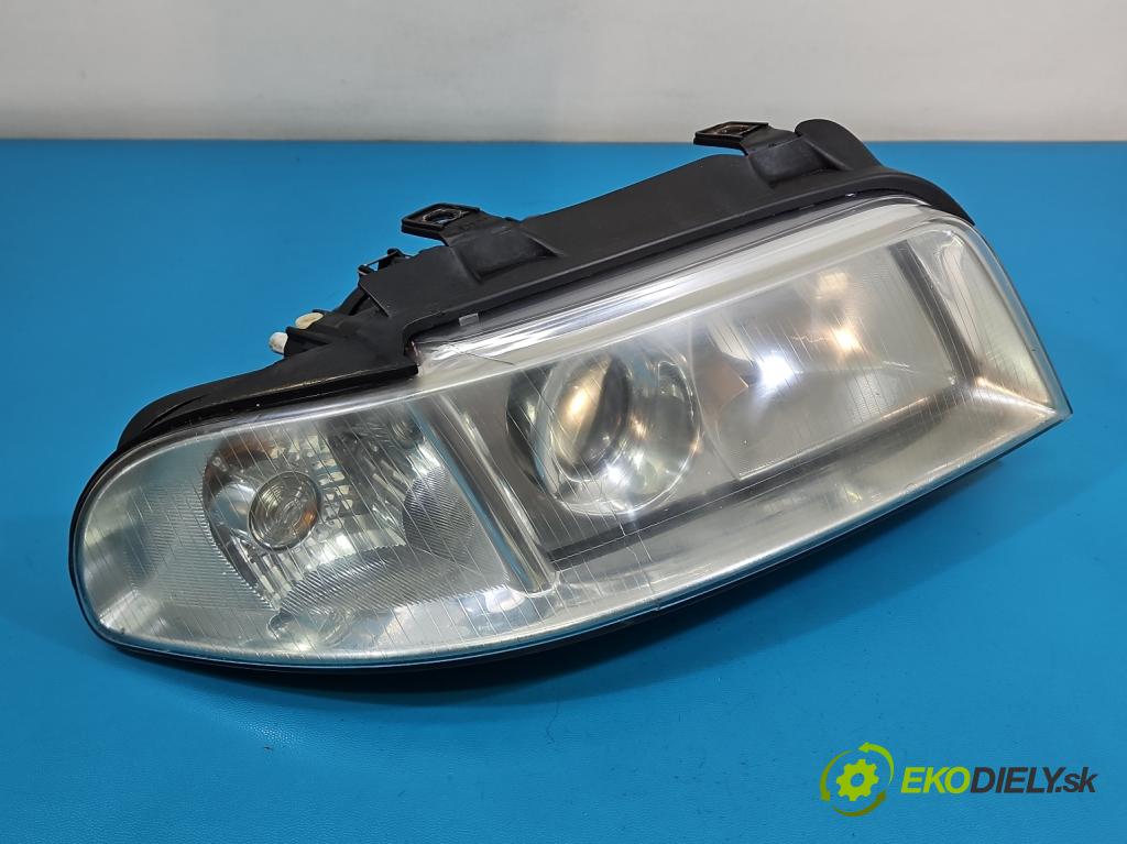Audi A4 B5 1994-2001 1.6 8V 101 HP manual 74 kW 1595 cm3 4- Reflektor: pravý 8D0941004AK (Svetlo predné pravé)