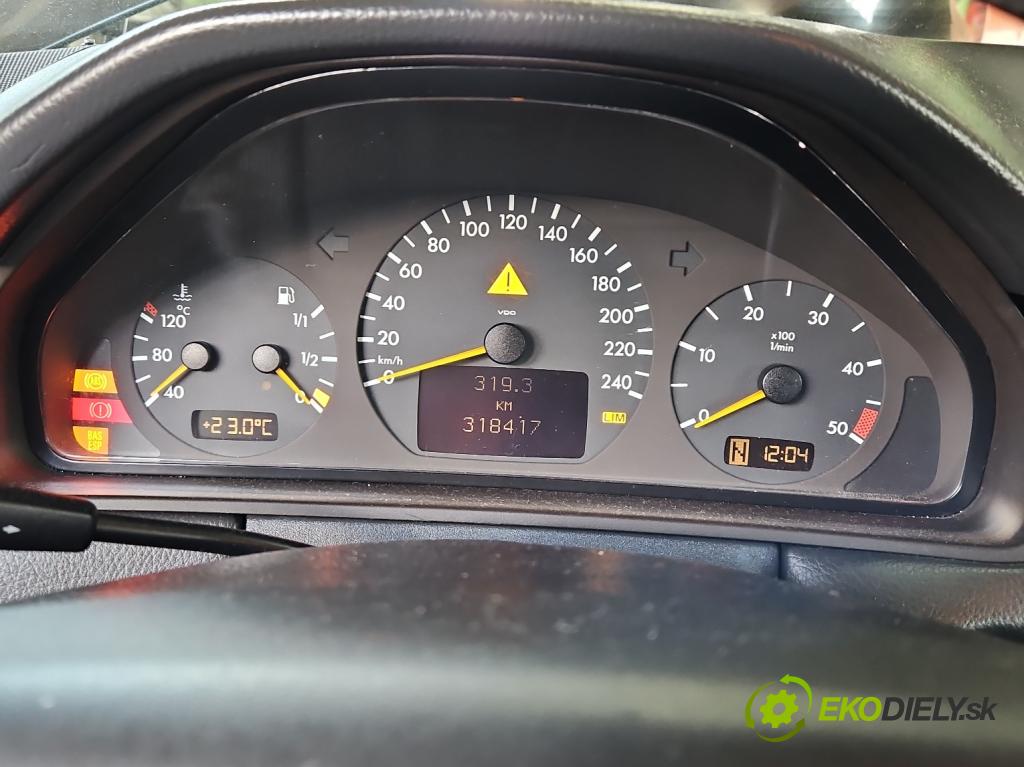 Mercedes E W210 1995-2002 2.2 cdi 143 hp automatic 105 kW 2148 cm3 5- Přístrojová deska 88311281 (Přístrojová deska)