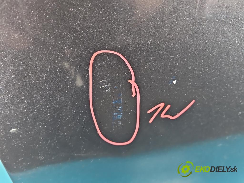 Toyota Verso 2009-2018 2.2 d4d 2AD 150 HP automatic 110 kW 2231 cm3 5- dvere predné pravé  (Kľučka dverí ostatné)